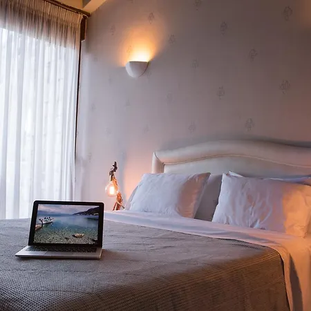 Hotel apartamentowy Enalio Lechaio