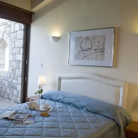 Enalio Hotel apartamentowy Lechaio