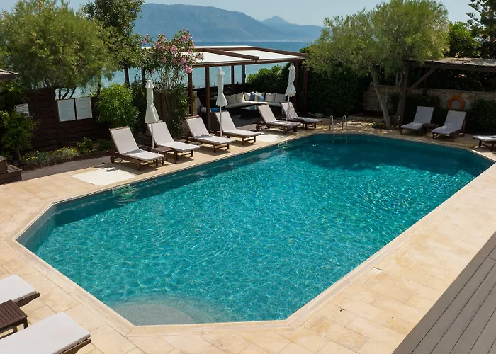 Aparthotel Enalio Lechaio