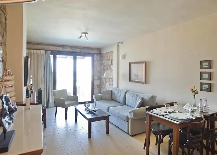 Enalio Aparthotel Lechaio