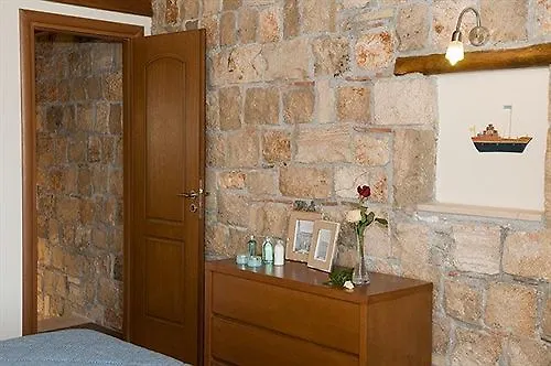 Enalio Aparthotel Lechaio